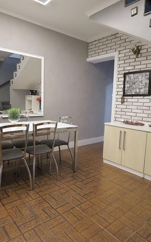 Casa à venda com 160m², 3 quartos e 2 vagas Casa à venda com 160m², 3 quartos e 2 vagasSala de Jantar