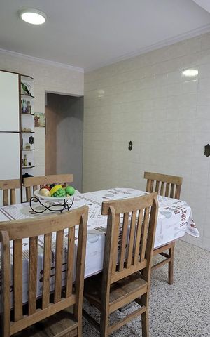 Casa à venda com 160m², 3 quartos e 2 vagas Casa à venda com 160m², 3 quartos e 2 vagasCozinha