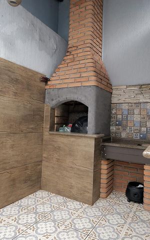Casa à venda com 160m², 3 quartos e 2 vagas Casa à venda com 160m², 3 quartos e 2 vagasQuintal e Churrasqueira