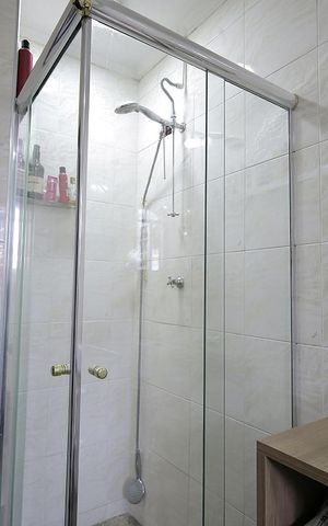 Casa à venda com 160m², 3 quartos e 2 vagas Casa à venda com 160m², 3 quartos e 2 vagasBanheiro Suíte