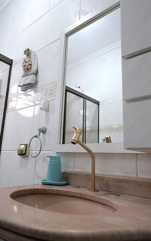 Casa à venda com 160m², 3 quartos e 2 vagas Casa à venda com 160m², 3 quartos e 2 vagasBanheiro 2