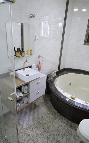 Casa à venda com 160m², 3 quartos e 2 vagas Casa à venda com 160m², 3 quartos e 2 vagasBanheiro Suíte