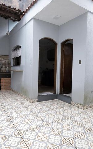 Casa à venda com 160m², 3 quartos e 2 vagas Casa à venda com 160m², 3 quartos e 2 vagasQuintal e Churrasqueira