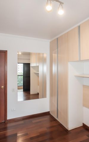 Apartamento à venda com 120m², 3 quartos e 2 vagas Apartamento à venda com 120m², 3 quartos e 2 vagasSuíte
