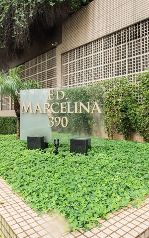 Apartamento à venda com 120m², 3 quartos e 2 vagas Apartamento à venda com 120m², 3 quartos e 2 vagasFrente