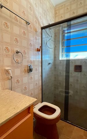 Casa para alugar com 236m², 4 quartos e 6 vagasBanheiro 1