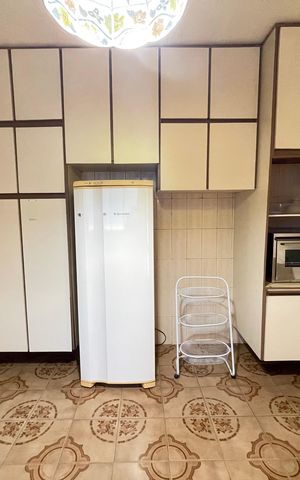 Casa para alugar com 236m², 4 quartos e 6 vagasCozinha