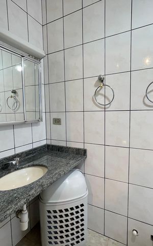 Casa para alugar com 236m², 4 quartos e 6 vagasBanheiro 2