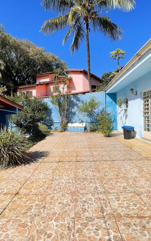 Casa para alugar com 236m², 4 quartos e 6 vagasQuintal