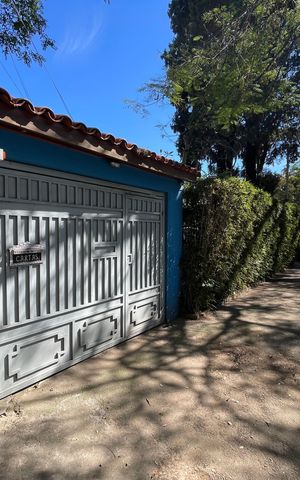 Casa para alugar com 236m², 4 quartos e 6 vagasFachada