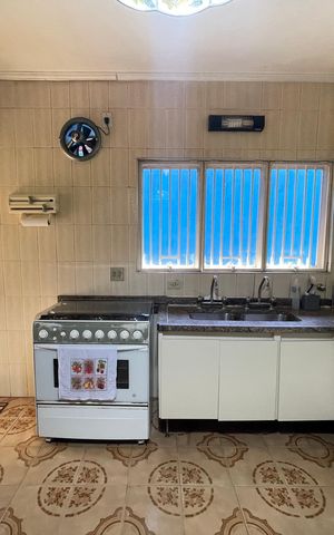 Casa para alugar com 236m², 4 quartos e 6 vagasCozinha