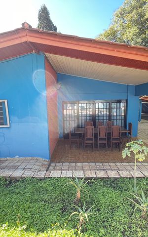 Casa para alugar com 236m², 4 quartos e 6 vagasQuintal