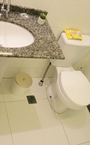 Apartamento à venda com 75m², 3 quartos e 2 vagasBanheiro social 