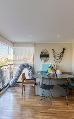Apartamento à venda com 90m², 2 quartos e 1 vaga Apartamento à venda com 90m², 2 quartos e 1 vagaVaranda