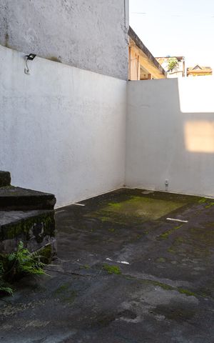 Casa para alugar com 220m², 3 quartos e 5 vagasQuintal