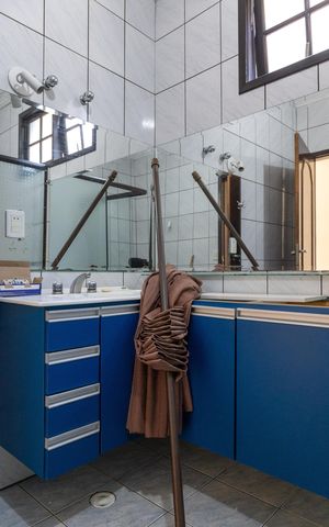 Casa para alugar com 220m², 3 quartos e 5 vagasBanheiro do Quarto 1 suíte