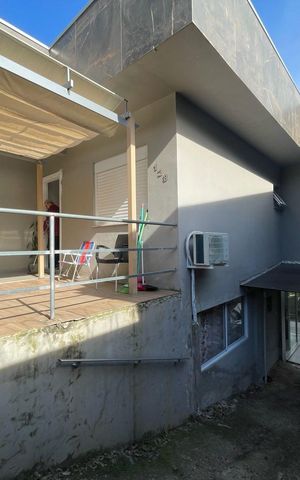 Casa à venda com 135m², 3 quartos e 3 vagas Casa à venda com 135m², 3 quartos e 3 vagasÁrea comum