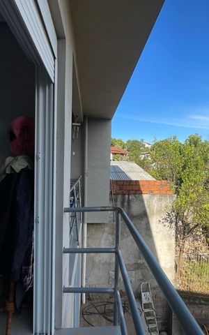 Casa à venda com 135m², 3 quartos e 3 vagas Casa à venda com 135m², 3 quartos e 3 vagasVaranda da Suíte