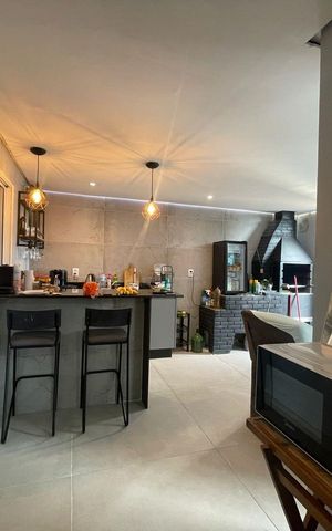 Casa à venda com 135m², 3 quartos e 3 vagas Casa à venda com 135m², 3 quartos e 3 vagasÁrea gourmet