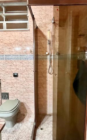 Apartamento à venda com 140m², 3 quartos e 1 vaga Apartamento à venda com 140m², 3 quartos e 1 vagaBanheiro da Suíte