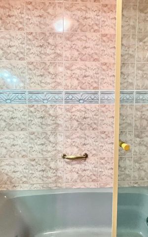 Apartamento à venda com 140m², 3 quartos e 1 vaga Apartamento à venda com 140m², 3 quartos e 1 vagaBanheiro da Suíte