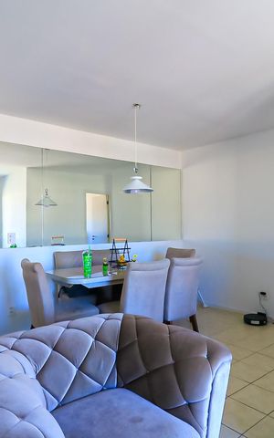 Apartamento à venda com 79m², 3 quartos e 2 vagas Apartamento à venda com 79m², 3 quartos e 2 vagasSala