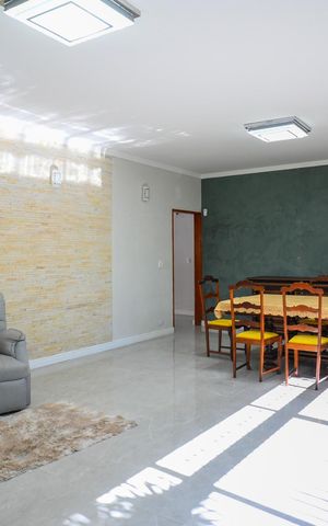 Casa para alugar com 350m², 4 quartos e 12 vagas Casa para alugar com 350m², 4 quartos e 12 vagasSala