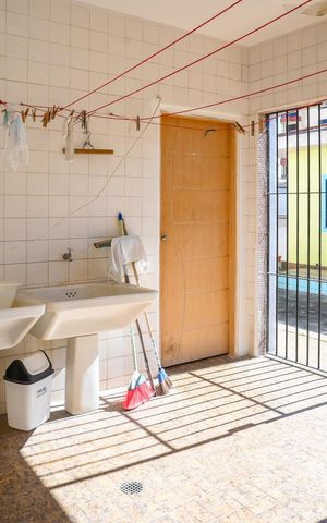 Casa para alugar com 350m², 4 quartos e 12 vagas Casa para alugar com 350m², 4 quartos e 12 vagasÁrea de Serviço