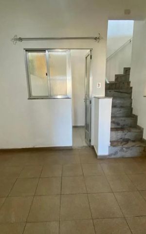 Casa para alugar com 90m², 4 quartos e 1 vaga Casa para alugar com 90m², 4 quartos e 1 vagaSala