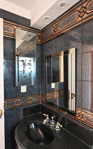 Apartamento para alugar com 200m², 2 quartos e 3 vagasBanheiro da Suíte 2
