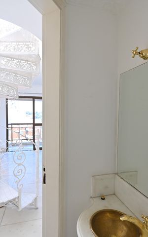 Apartamento para alugar com 200m², 2 quartos e 3 vagasLavabo
