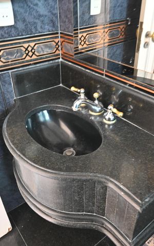 Apartamento para alugar com 200m², 2 quartos e 3 vagasBanheiro da Suíte 2