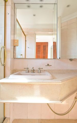 Apartamento para alugar com 200m², 2 quartos e 3 vagasBanheiro da Suíte 1