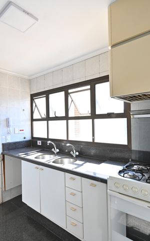 Apartamento para alugar com 200m², 2 quartos e 3 vagasCozinha