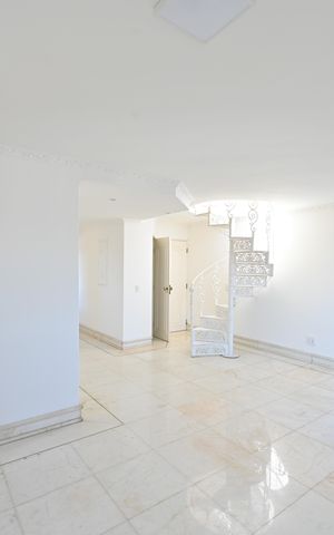 Apartamento para alugar com 200m², 2 quartos e 3 vagasSala