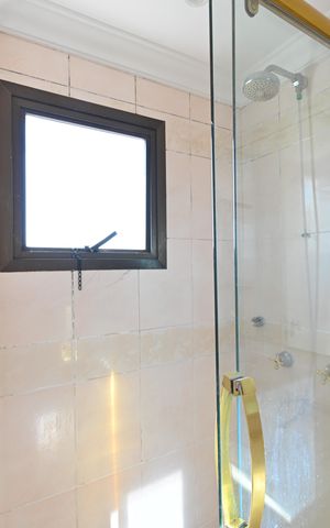 Apartamento para alugar com 200m², 2 quartos e 3 vagasBanheiro da Suíte 1