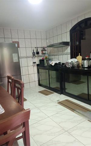 Casa à venda com 215m², 3 quartos e 3 vagas