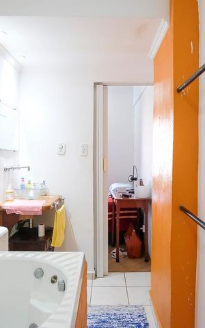 Apartamento à venda com 81m², 2 quartos e 1 vagaBanheiro da suíte