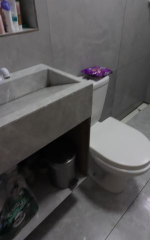 Casa para alugar com 100m², 2 quartos e 2 vagasBanheiro