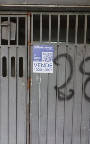 Casa para alugar com 100m², 2 quartos e 2 vagasFachada