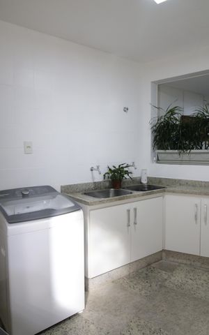 Casa de condomínio à venda com 310m², 4 quartos e 2 vagasÁrea de Serviço
