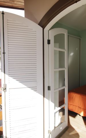 Casa de condomínio à venda com 310m², 4 quartos e 2 vagasVaranda da suíte 3