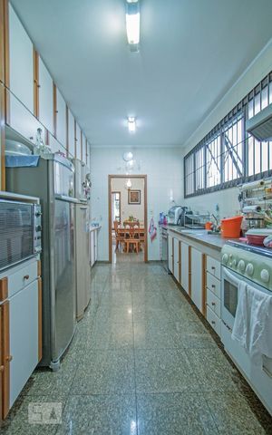 Apartamento à venda com 240m², 5 quartos e 4 vagas