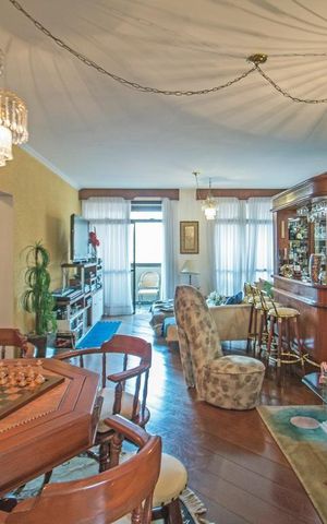 Apartamento à venda com 240m², 5 quartos e 4 vagas