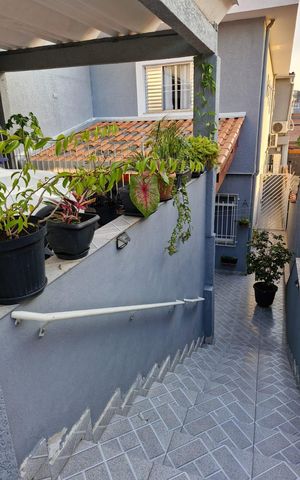 Casa à venda com 120m², 3 quartos e 3 vagas Casa à venda com 120m², 3 quartos e 3 vagasÁrea externa