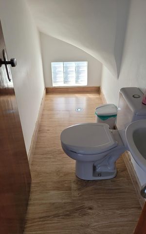 Casa à venda com 120m², 3 quartos e 3 vagas Casa à venda com 120m², 3 quartos e 3 vagasBanheiro