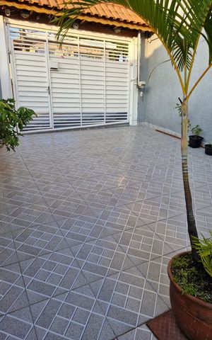 Casa à venda com 120m², 3 quartos e 3 vagas Casa à venda com 120m², 3 quartos e 3 vagasÁrea externa