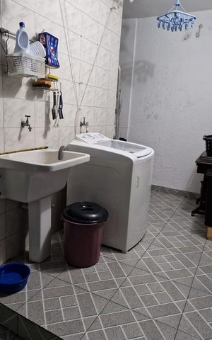 Casa à venda com 120m², 3 quartos e 3 vagas Casa à venda com 120m², 3 quartos e 3 vagasÁrea de serviço