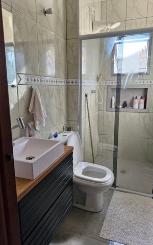 Casa à venda com 120m², 3 quartos e 3 vagas Casa à venda com 120m², 3 quartos e 3 vagasBanheiro