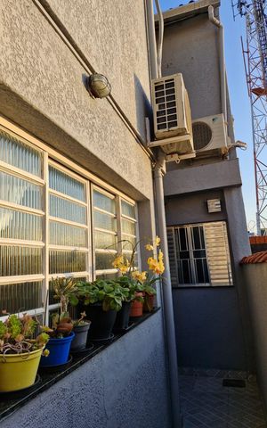 Casa à venda com 120m², 3 quartos e 3 vagas Casa à venda com 120m², 3 quartos e 3 vagasÁrea externa